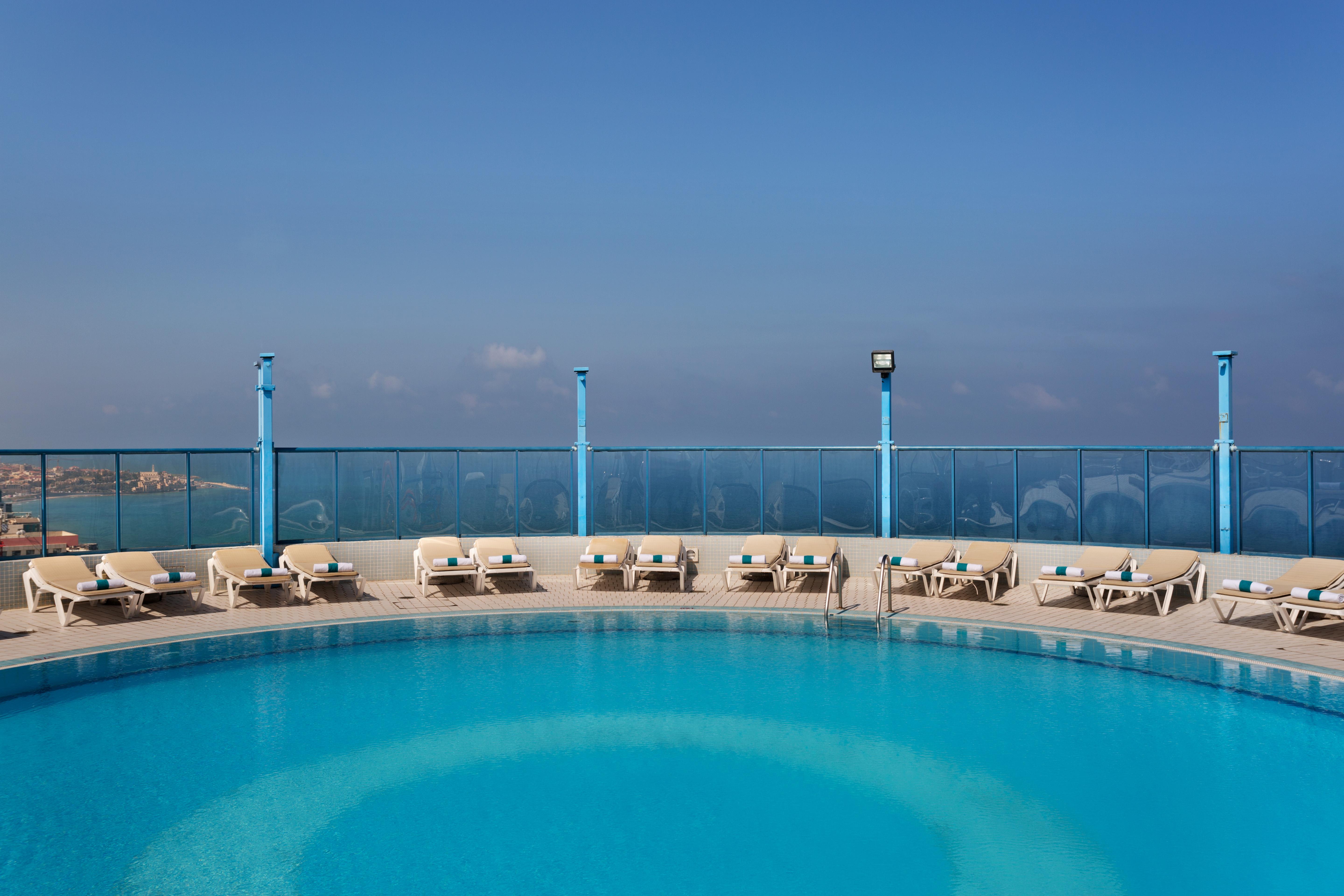 Sea Tower By Isrotel Design Тел Авив Екстериор снимка