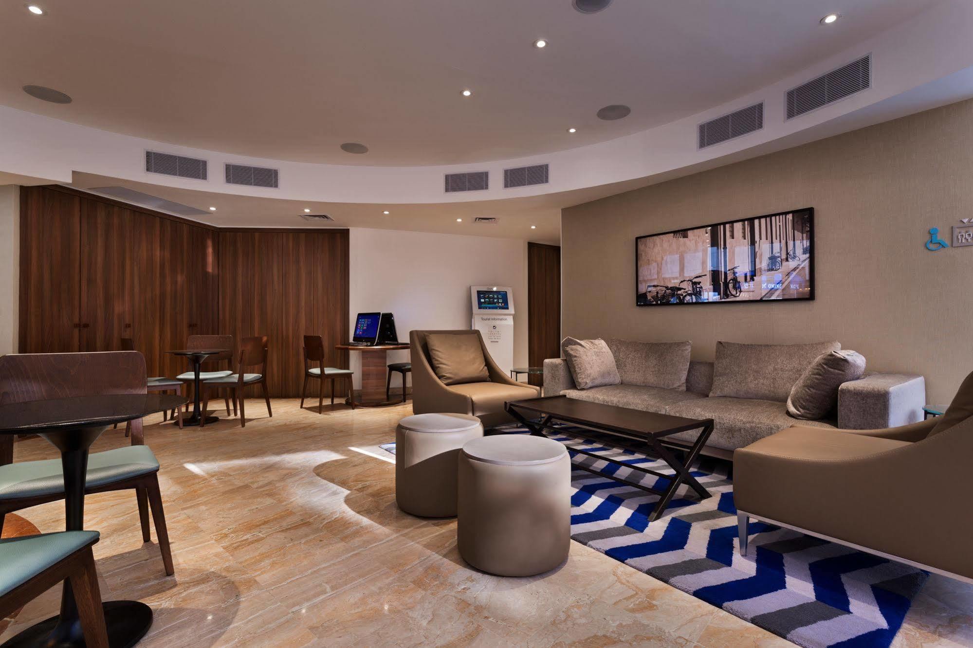 Sea Tower By Isrotel Design Тел Авив Екстериор снимка